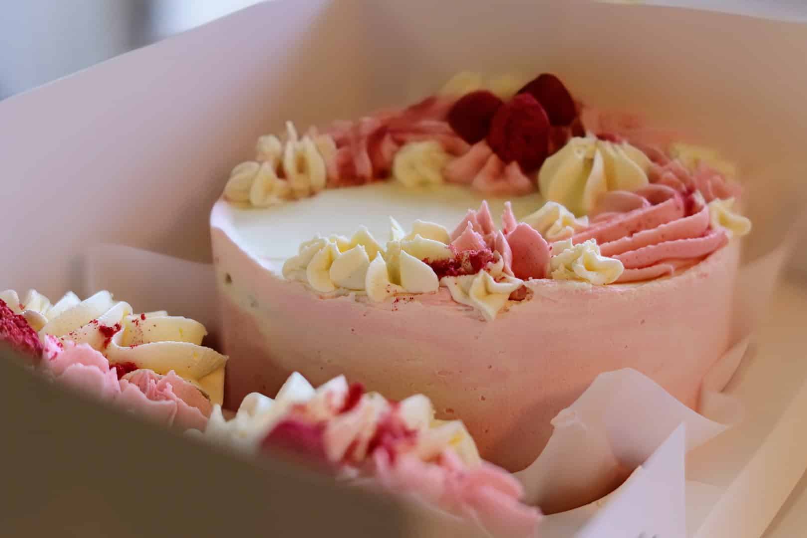 Deluxe Cakes- Cake Bento Box and Blooms - Image 3