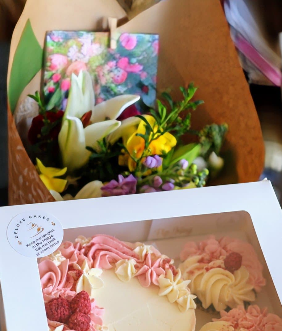 Deluxe Cakes- Cake Bento Box and Blooms - Image 2