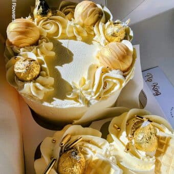 Deluxe Cakes- Cake Bento Box and Blooms